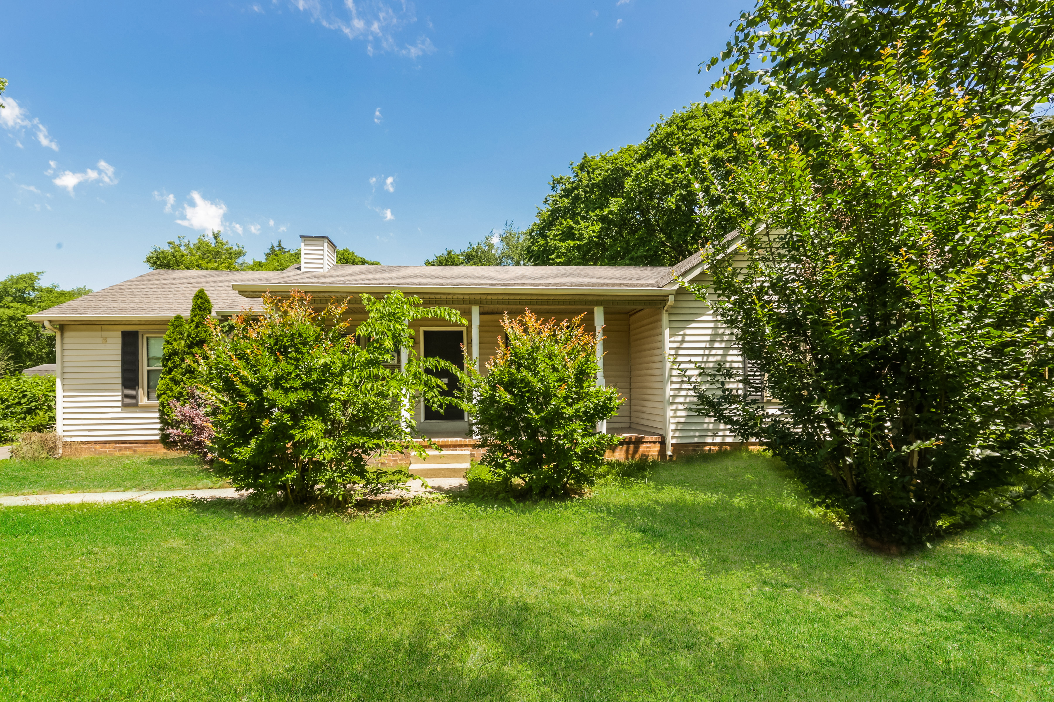 4930 CLOVERHILL DR MURFREESBORO, TN 37128